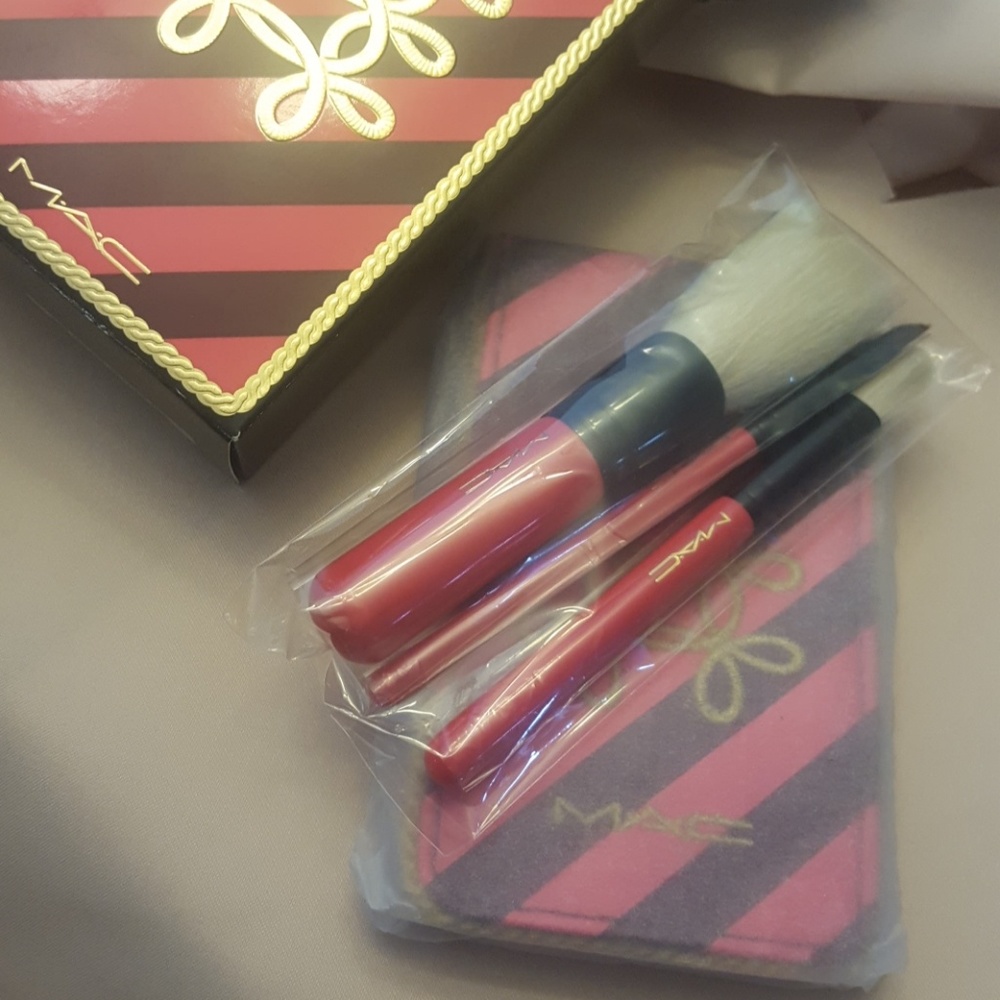 MAC Brush Set